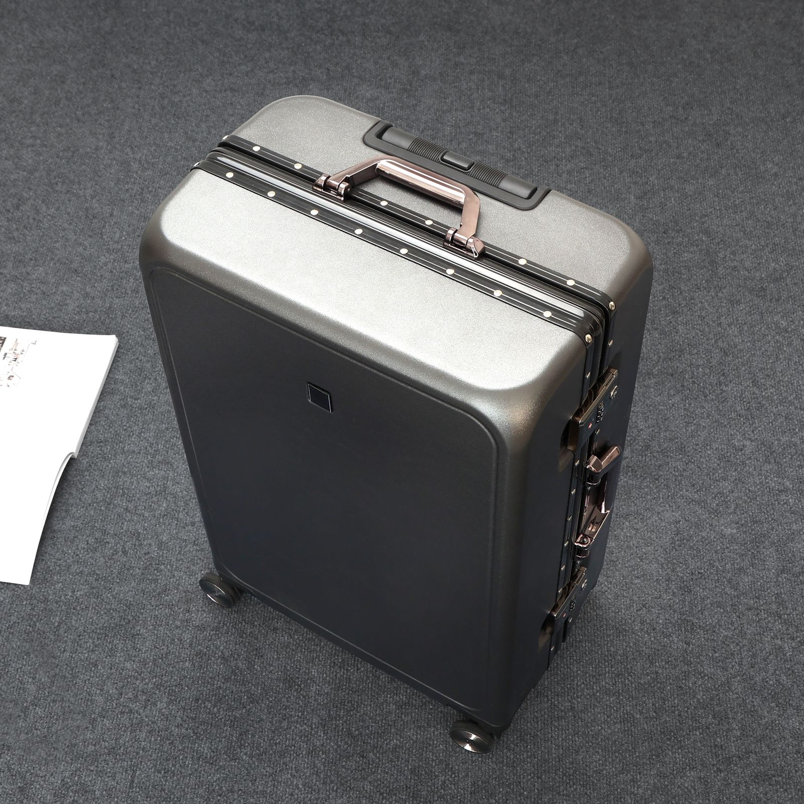 suitcase image 6