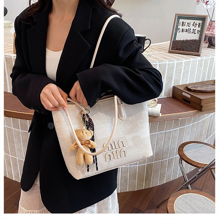 Detail 13